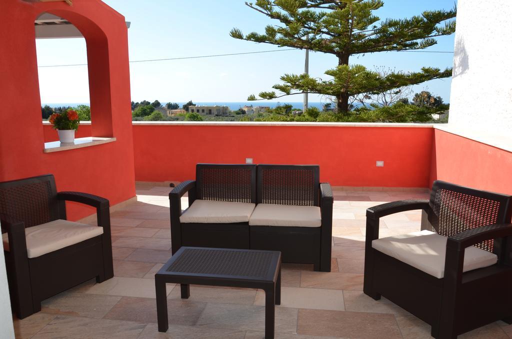 كاستيلوزو B&B Albatros الغرفة الصورة