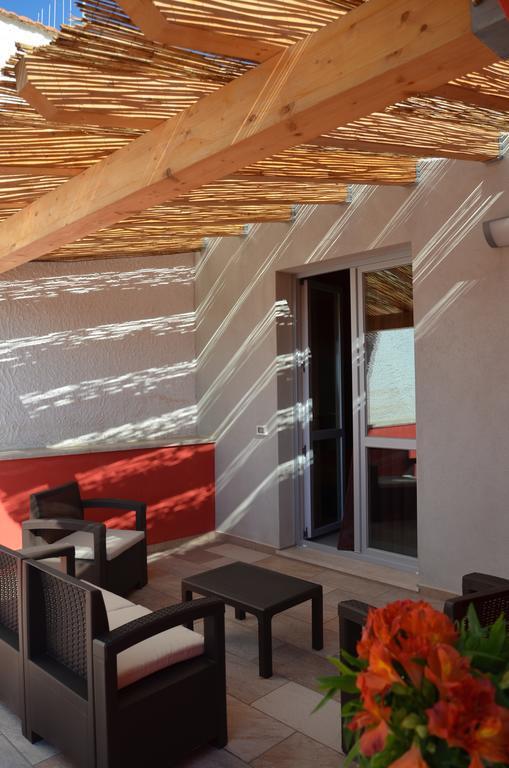 كاستيلوزو B&B Albatros الغرفة الصورة