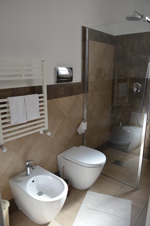 كاستيلوزو B&B Albatros الغرفة الصورة