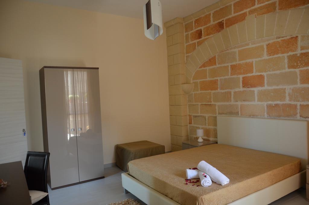 كاستيلوزو B&B Albatros الغرفة الصورة